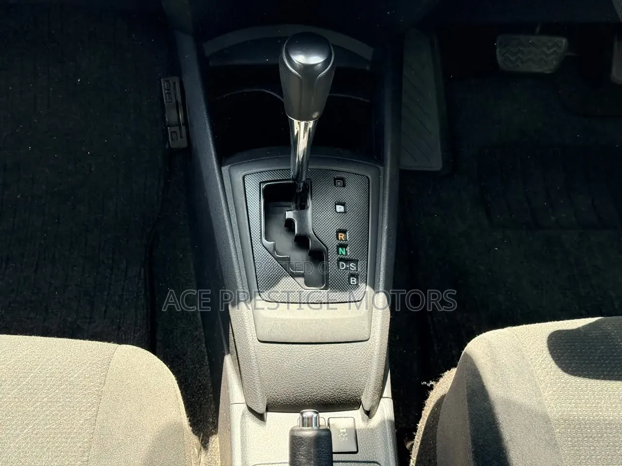 Toyota Axio 2019 Silver