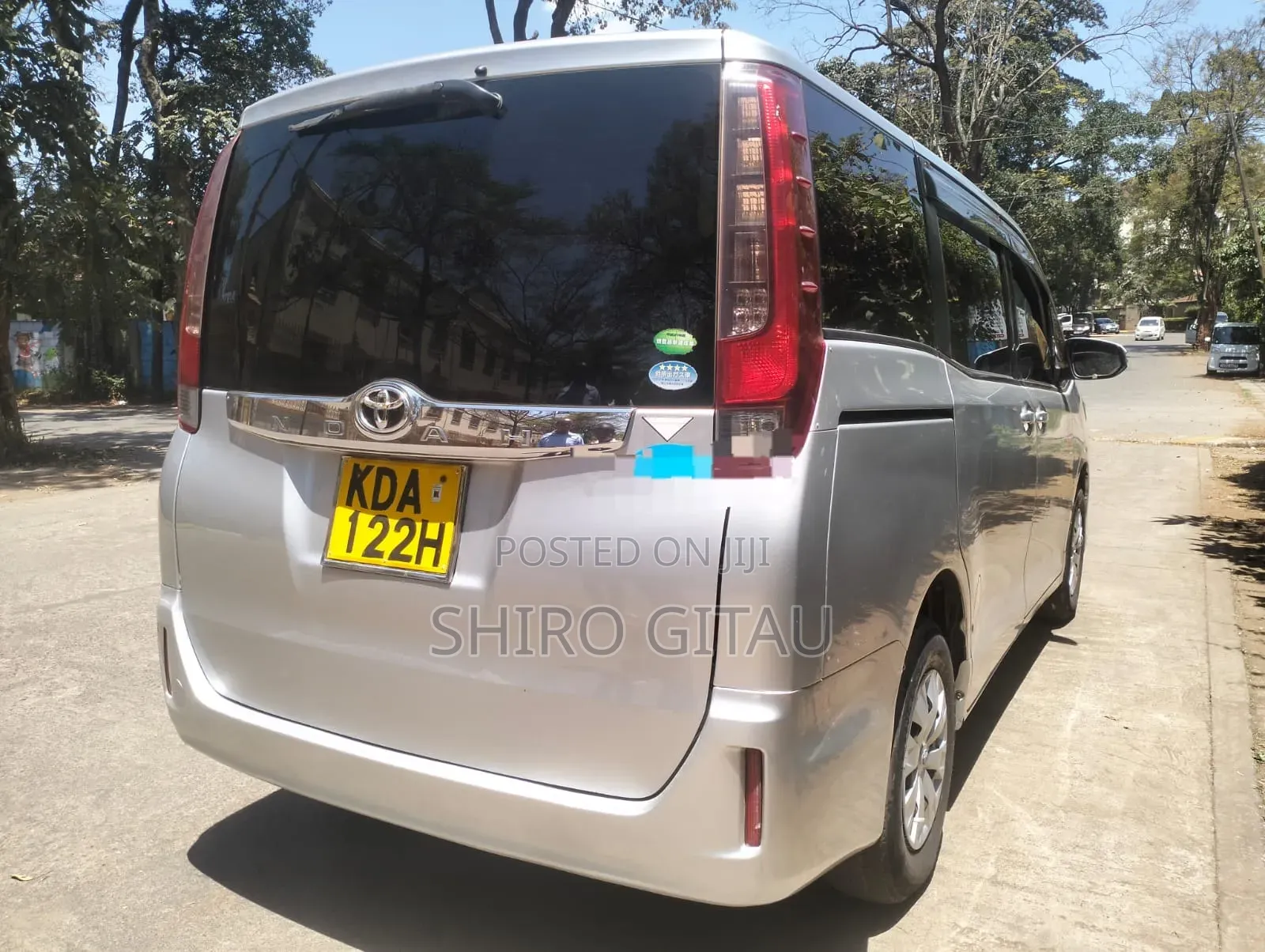 Toyota Noah 2014 Silver