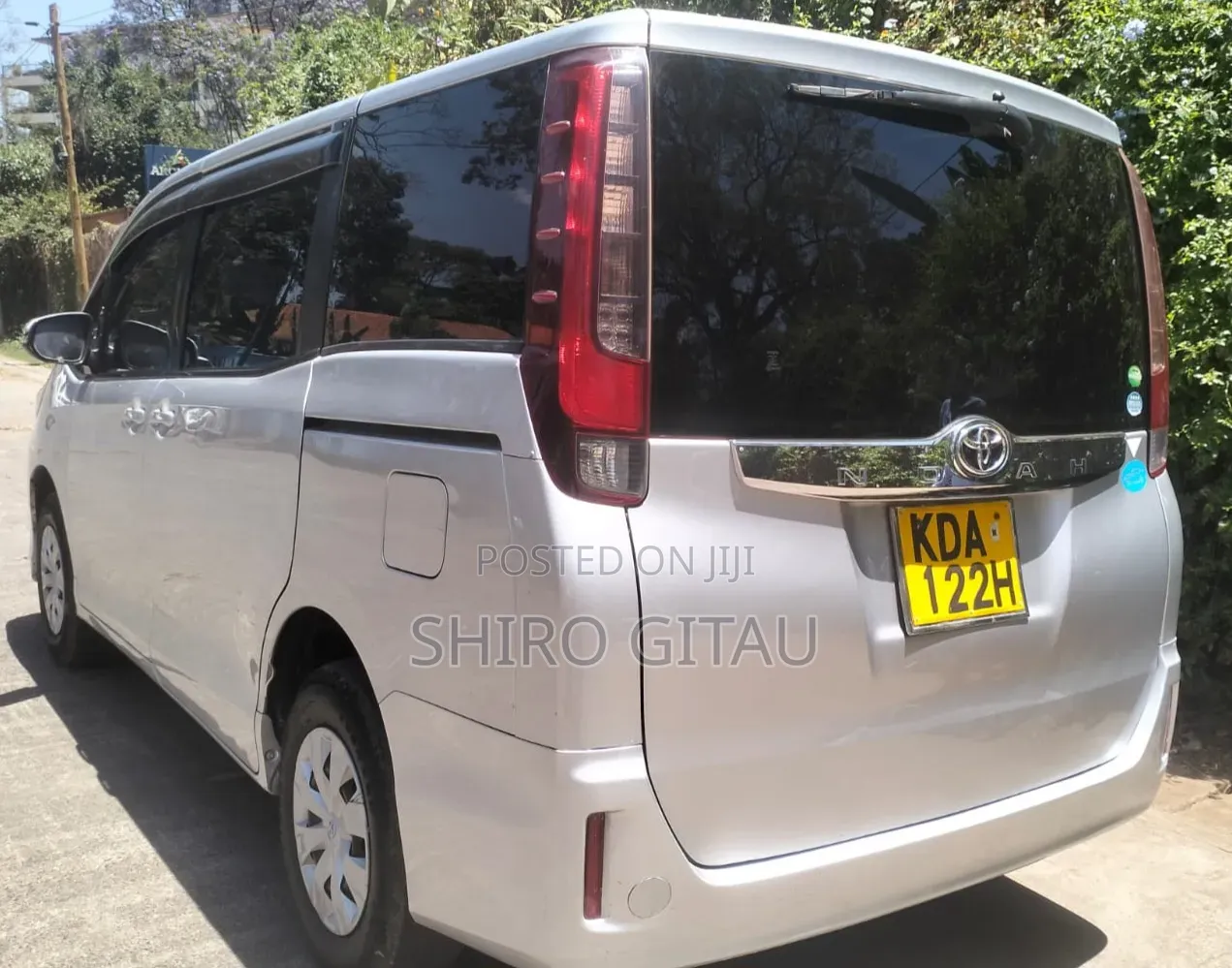 Toyota Noah 2014 Silver
