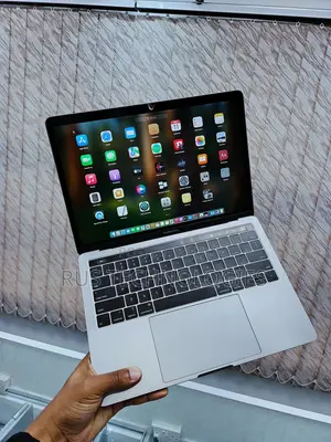 Laptop Apple MacBook Pro 2019 16GB Intel Core i7 SSD 256GB