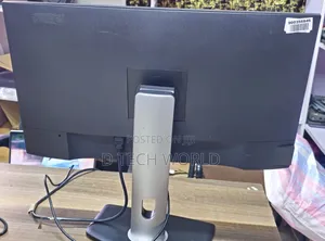 Dell P2719H 
27 Inch
1080P Full Hd
60hz Refresh Rate
Hdmi/Display/Vga