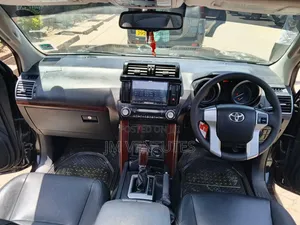 Toyota Land Cruiser Prado 2017 Black