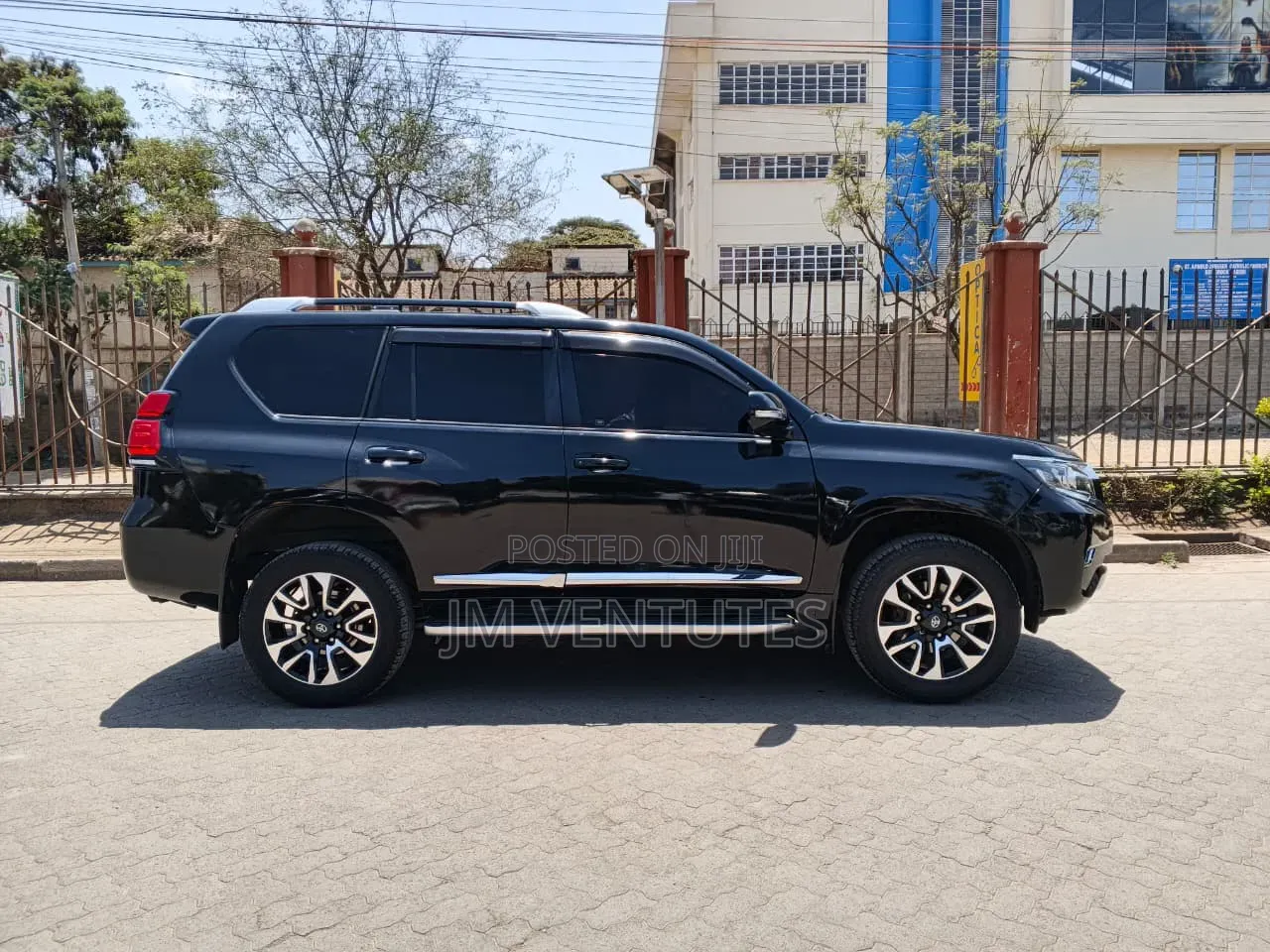Toyota Land Cruiser Prado 2017 Black