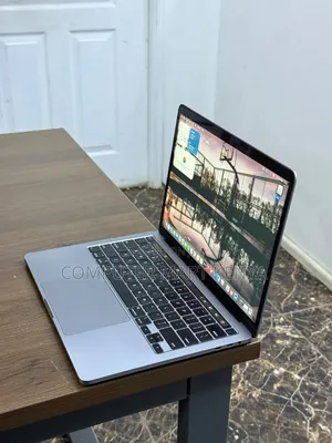 Laptop Apple MacBook Pro 2020 16GB Intel Core i7 SSD 512GB