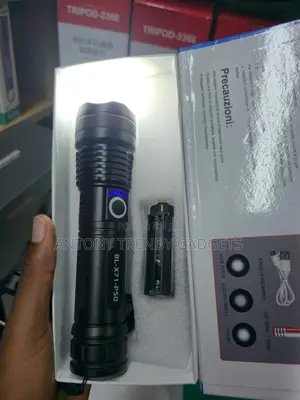 P50 2000 Lumens Rechargeable LED Flashlight USB Zoom Torch