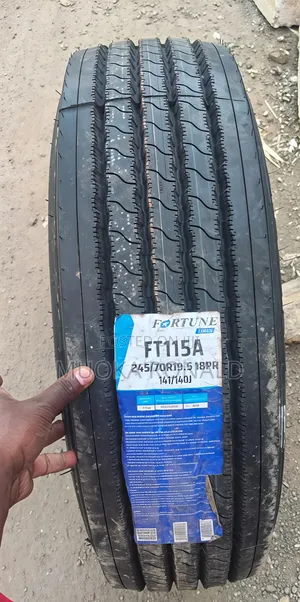 245/70r19.5 Fortune 18ply