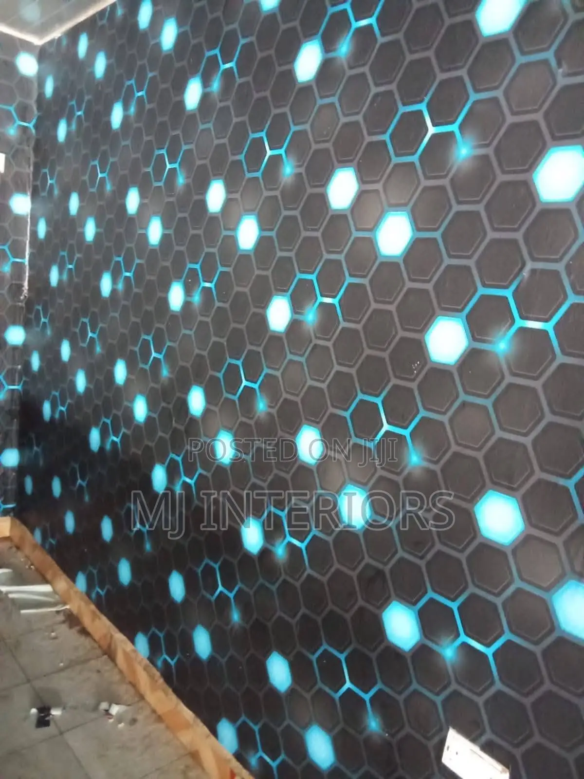 Elegant Wall Wallpaper for Modern Homes and Businesses