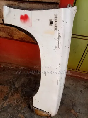 Fender Right Side
Toyota Hilux 85