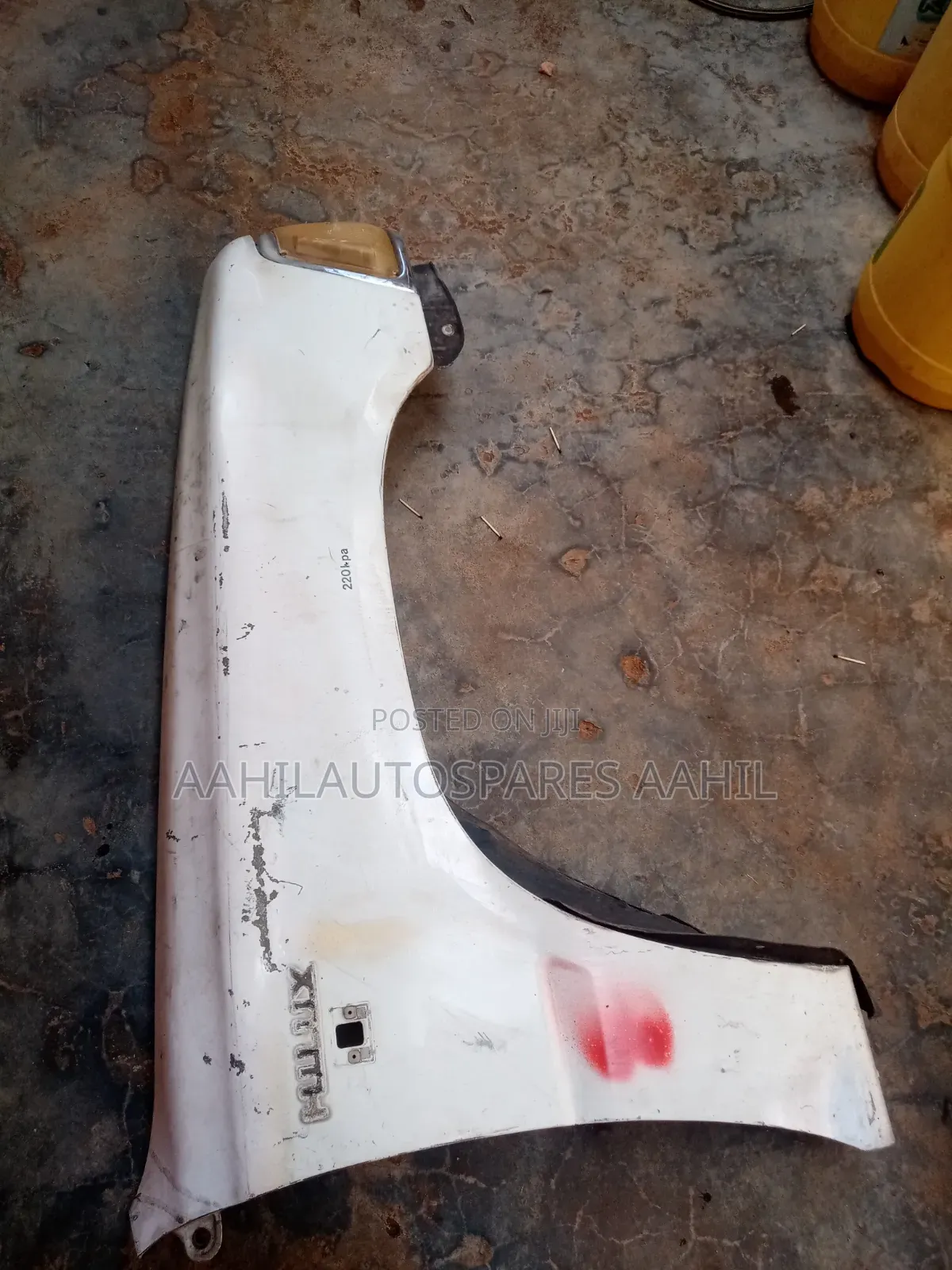 Fender Right Side
Toyota Hilux 85