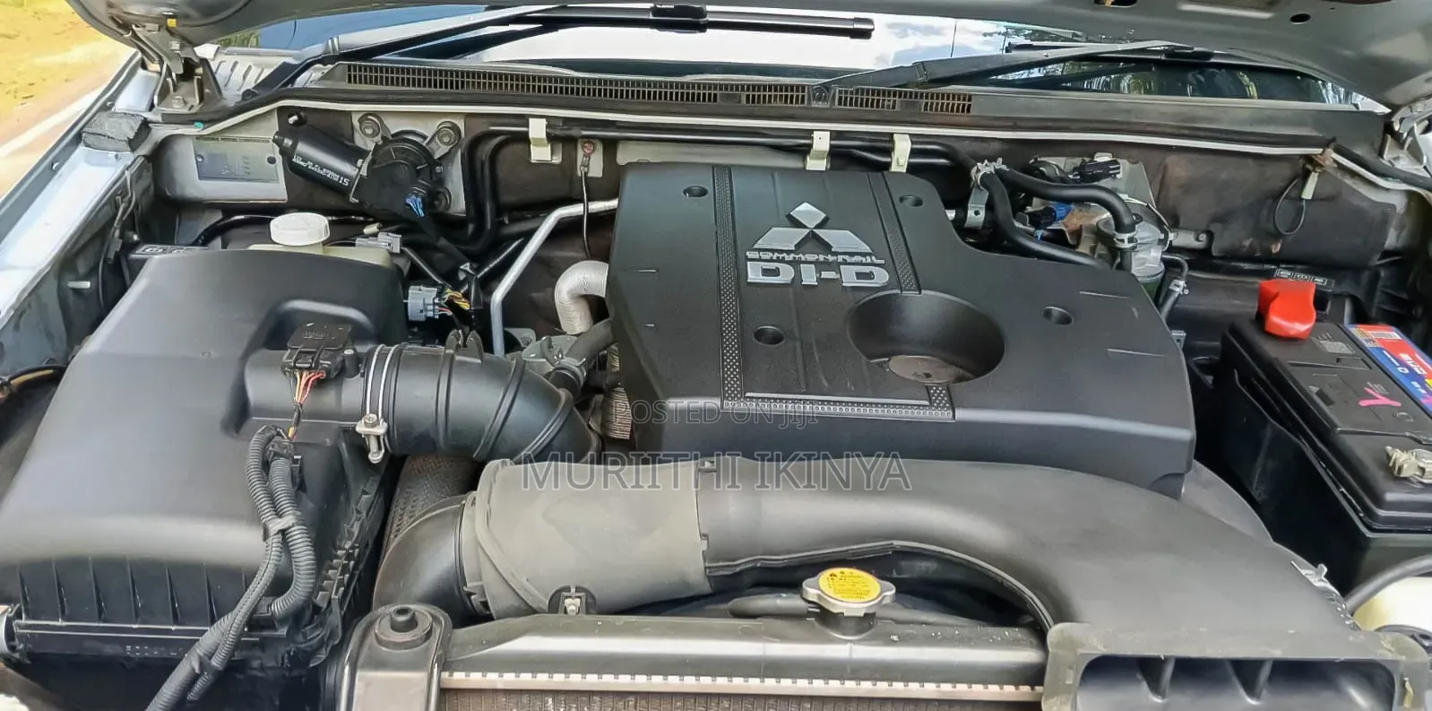 Mitsubishi Pajero 2011 Silver
