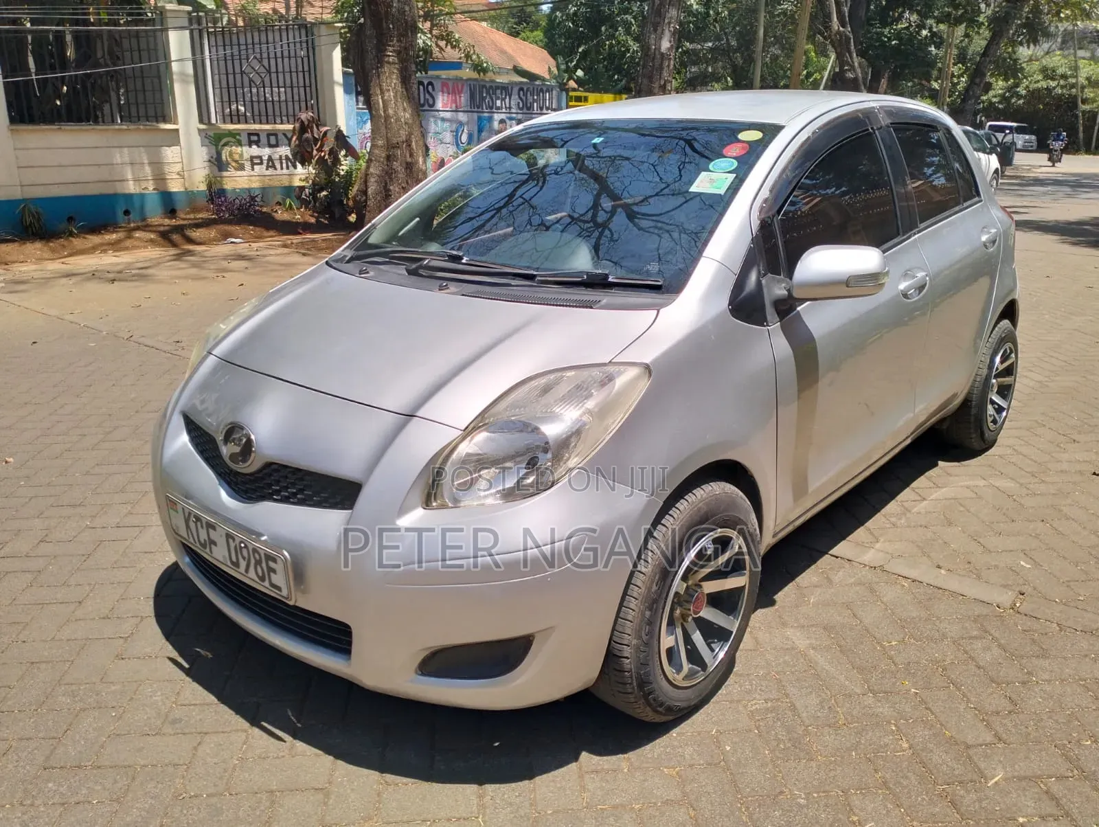 Toyota Vitz 2008 Silver