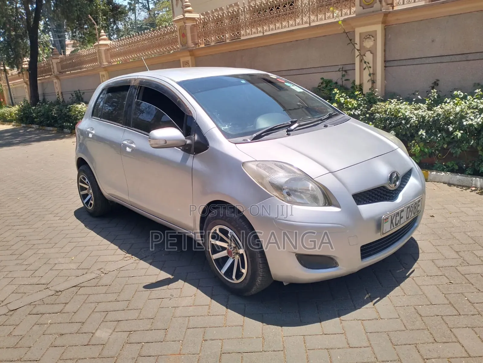 Toyota Vitz 2008 Silver