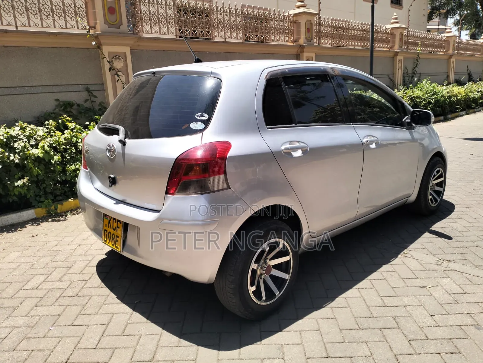 Toyota Vitz 2008 Silver