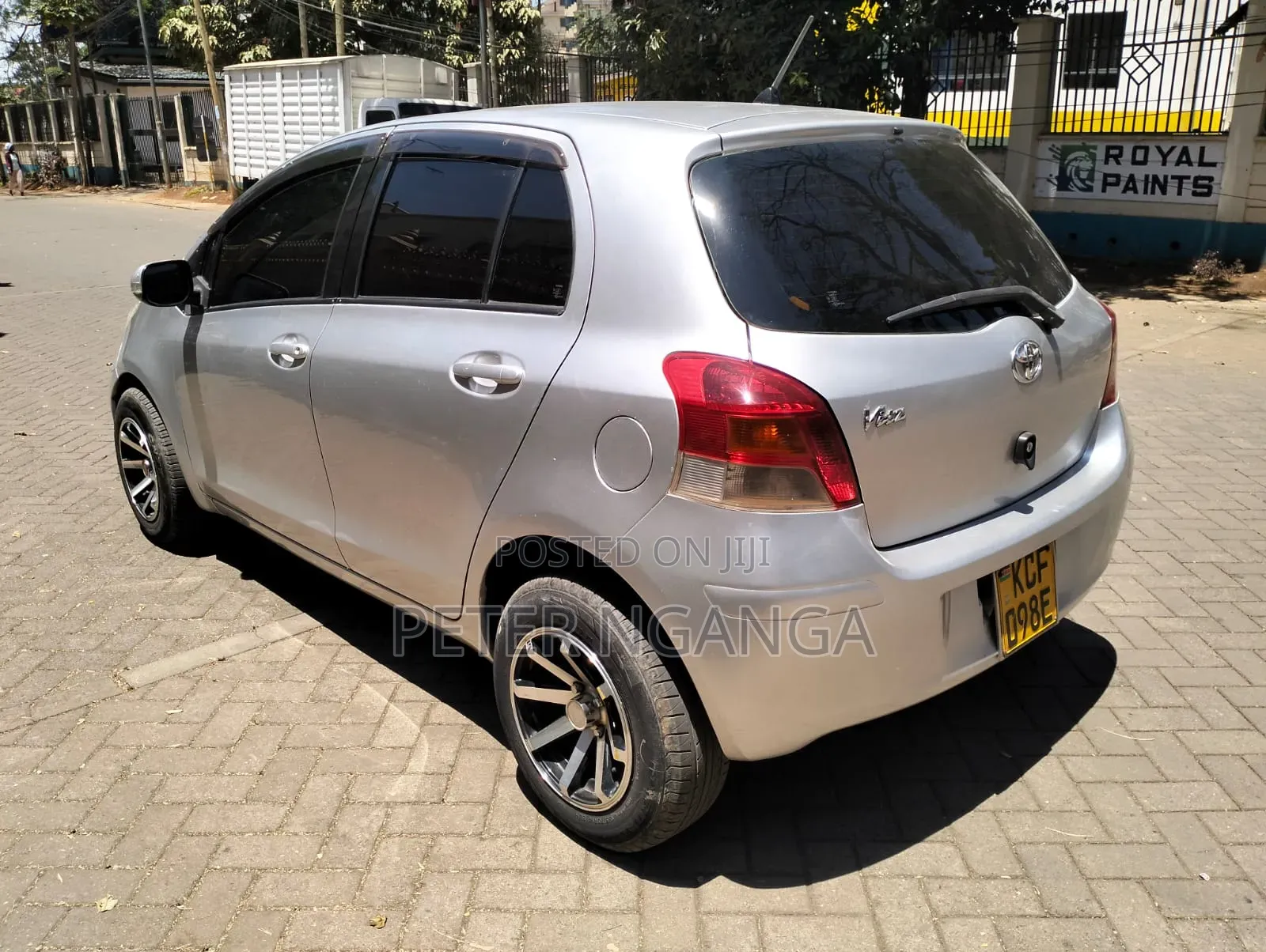Toyota Vitz 2008 Silver