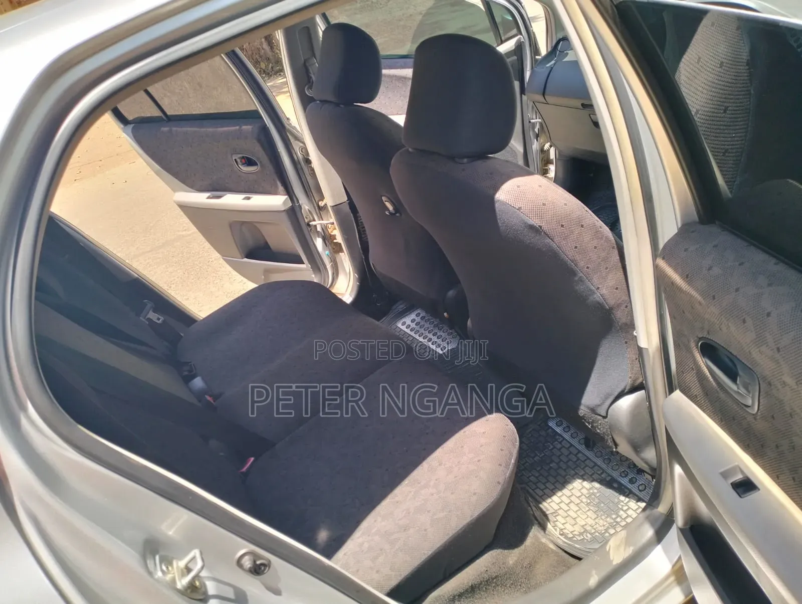 Toyota Vitz 2008 Silver