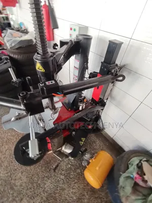 Rim Protection Design Heavy Duty Tyre Changer STC-768r Machine