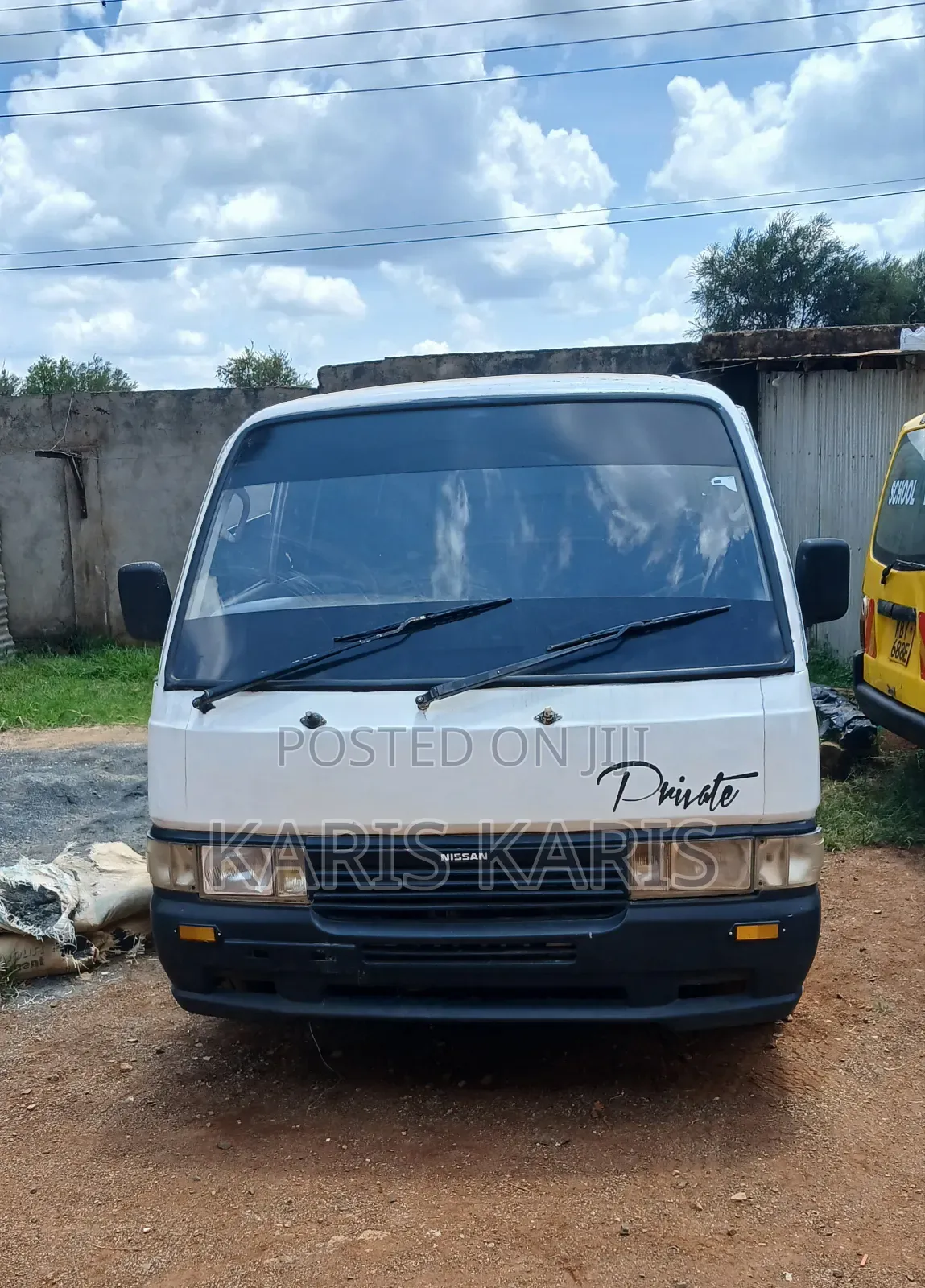 Nissan Caravan (Urvan) 2000 White