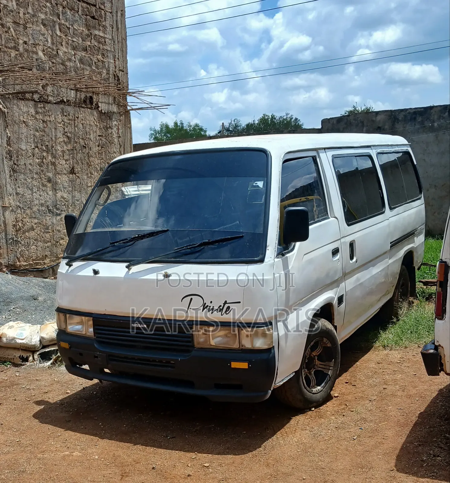 Nissan Caravan (Urvan) 2000 White
