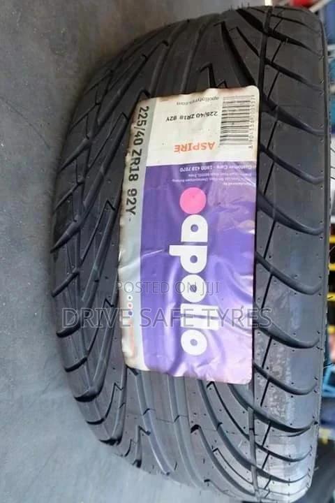 225/40 R18 Apollo Tyre