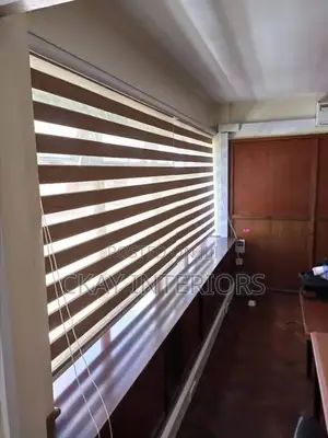 Horizontal Blinds Available in Stylish Designs.