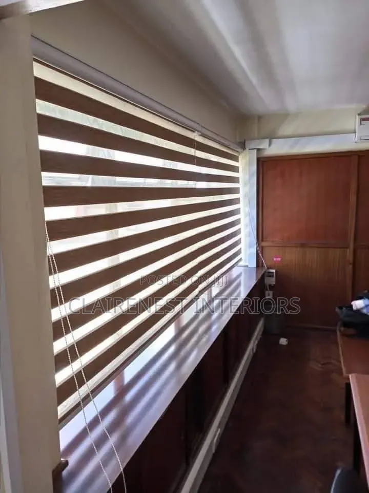 Horizontal Blinds Available in Stylish Designs.
