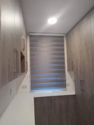 Horizontal Blinds Available in Stylish Designs.