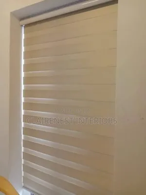 Modern Horizontal Blinds for Compact Offices