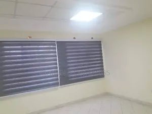 Modern Horizontal Blinds for Compact Offices