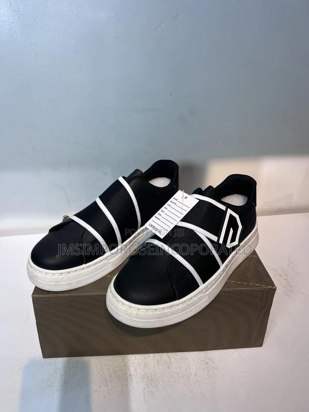 Low Top Slip-on Sneaker