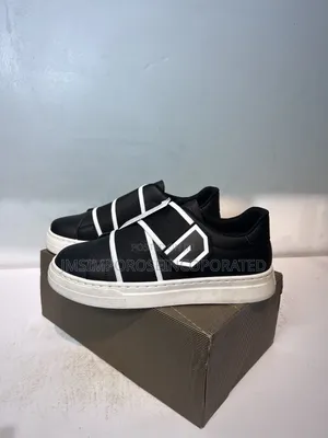Low Top Slip-on Sneaker