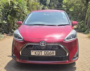 Toyota Sienta 2018 Burgundy