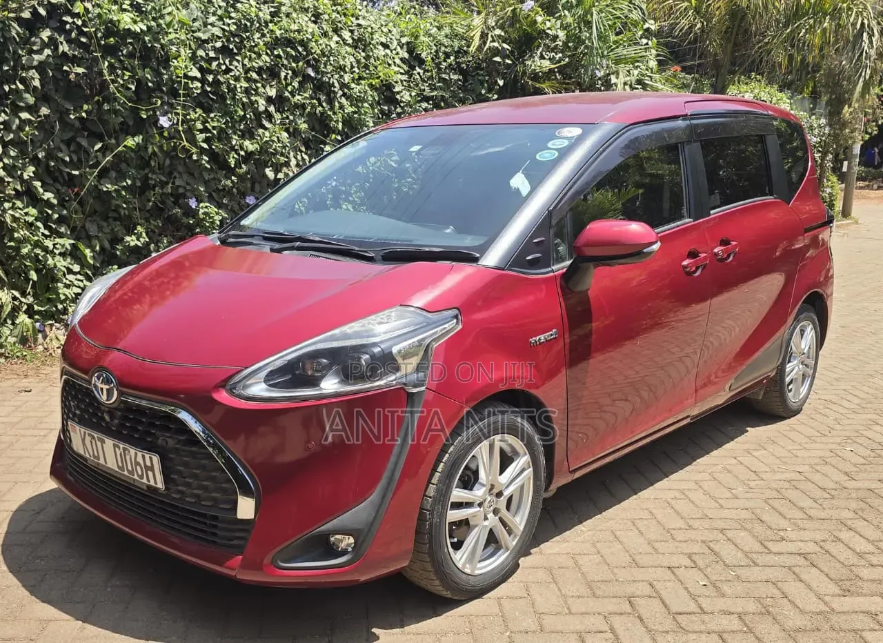 Toyota Sienta 2018 Burgundy