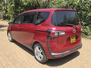 Toyota Sienta 2018 Burgundy