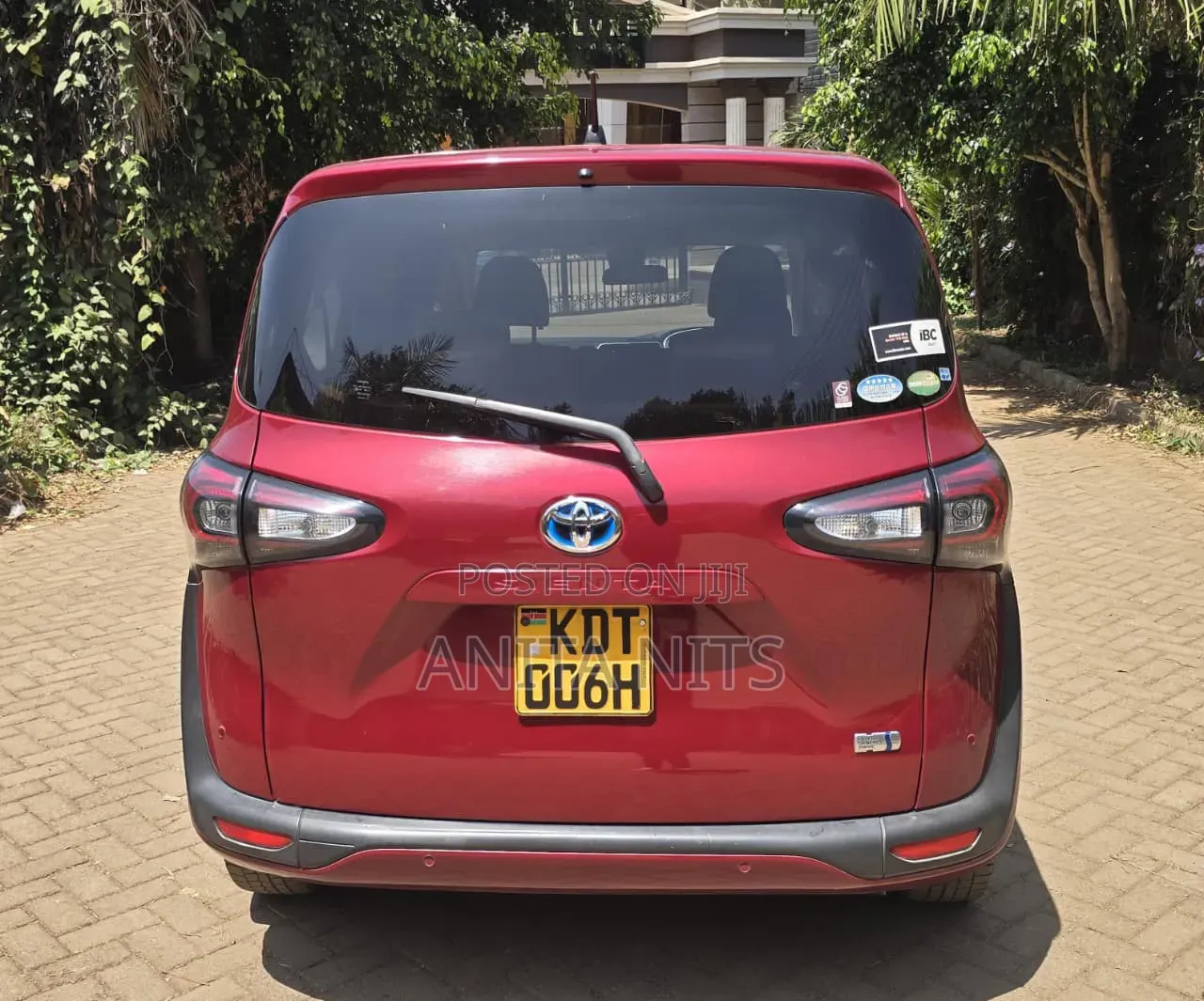 Toyota Sienta 2018 Burgundy