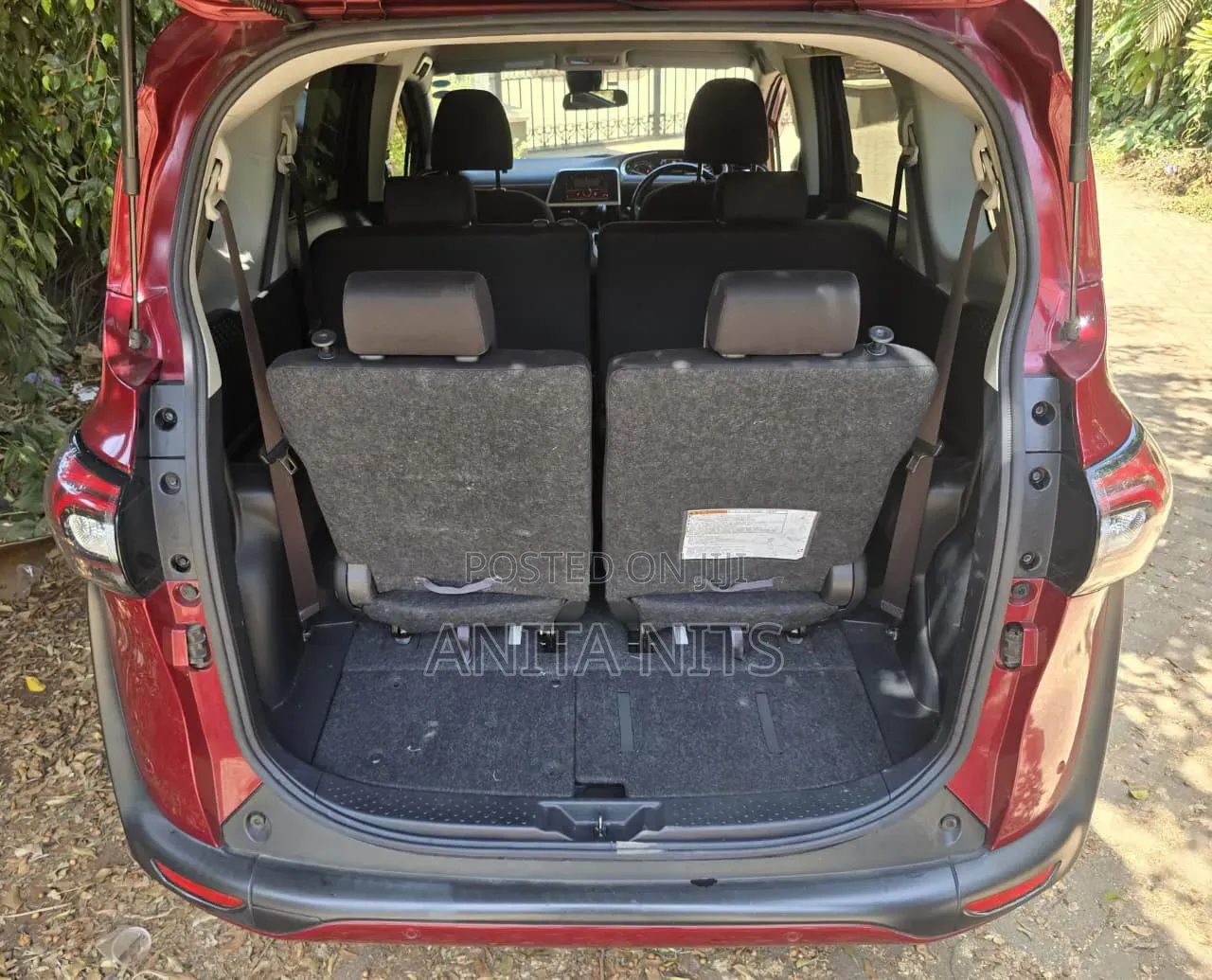 Toyota Sienta 2018 Burgundy