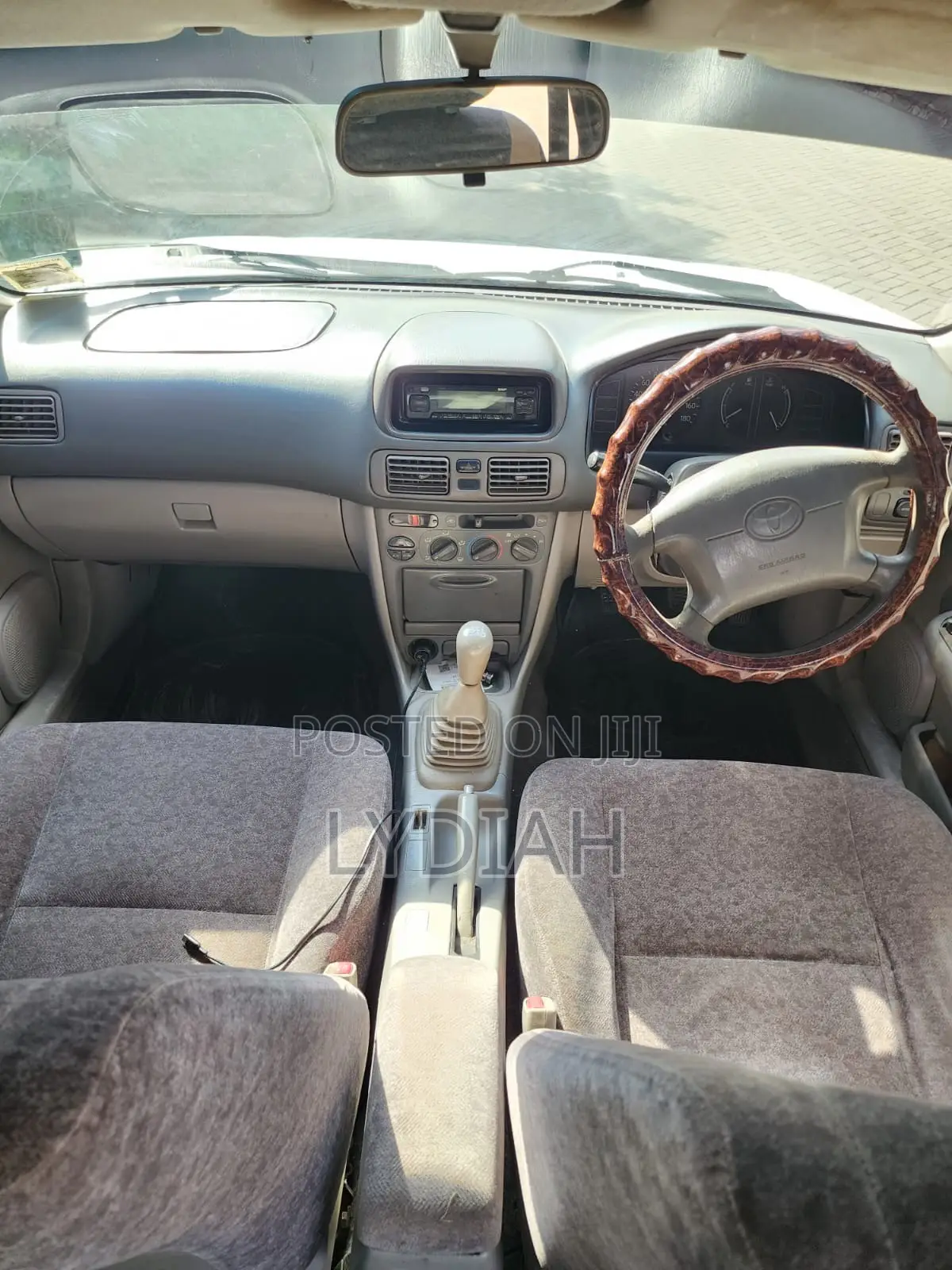 Toyota Corolla 2000 White