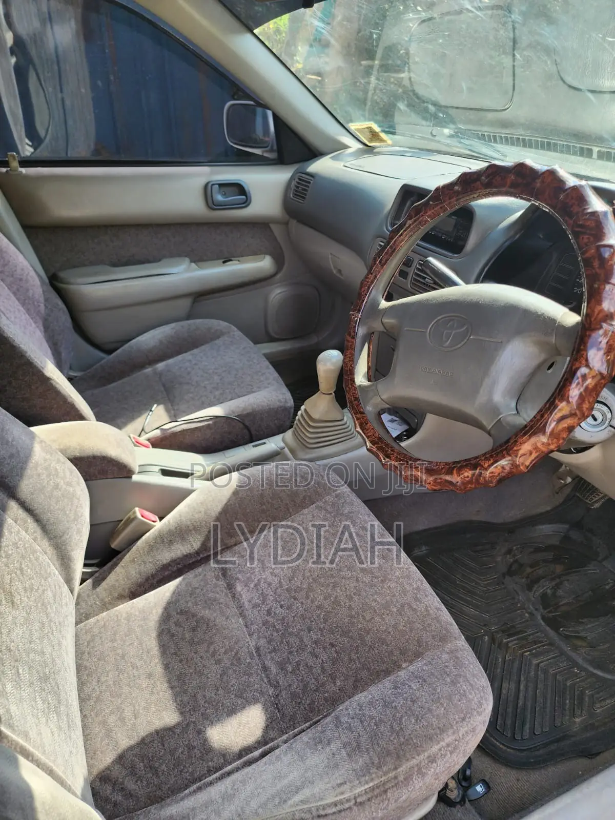 Toyota Corolla 2000 White