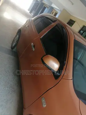 Nissan March 1.2 AWD 2013 Orange