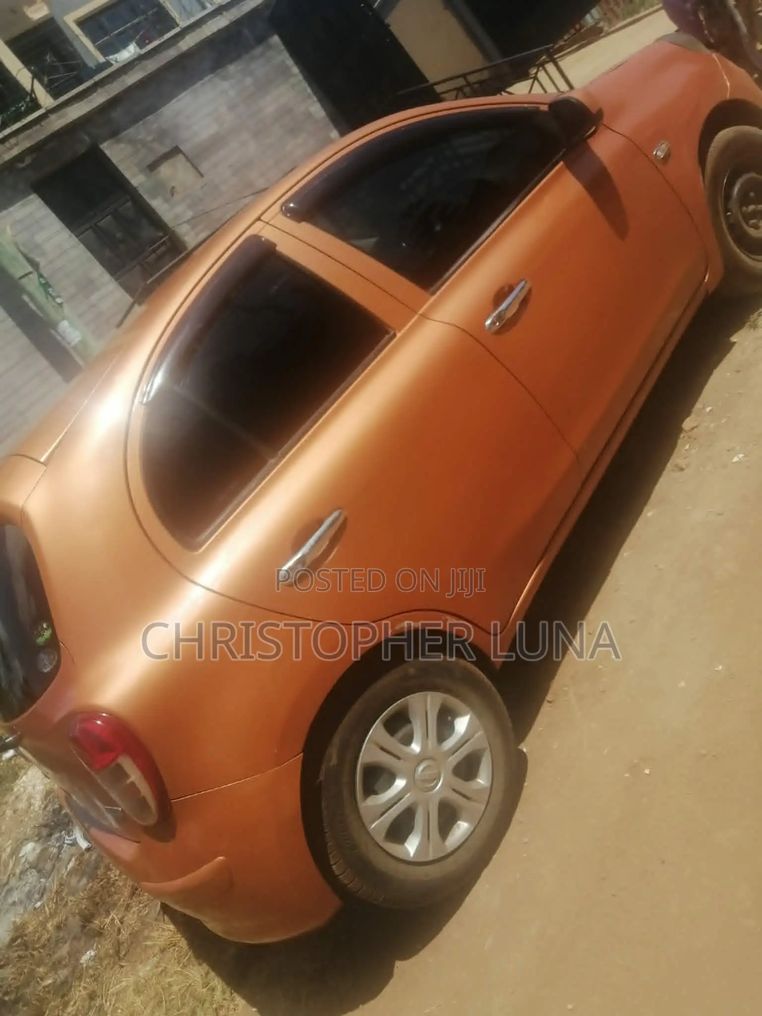 Nissan March 1.2 AWD 2013 Orange