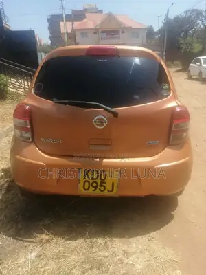 Nissan March 1.2 AWD 2013 Orange