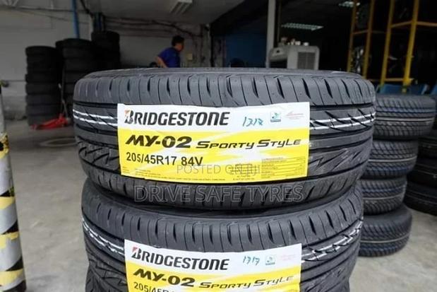 205/45 R17 Bridgestone 84 V Tyre