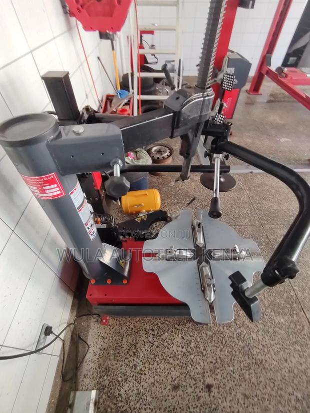 Efficient Tyre Mounting Heavy Duty Tyre Changer STC-768r Sunshine Wula