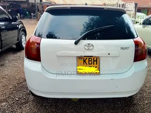 Toyota Corolla RunX 2004 White