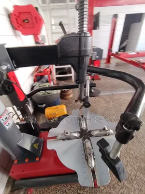 Heavy Duty Tyre Changer STC-768r Machine With Additional Accessories