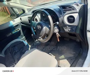 Toyota Vitz 2012 White