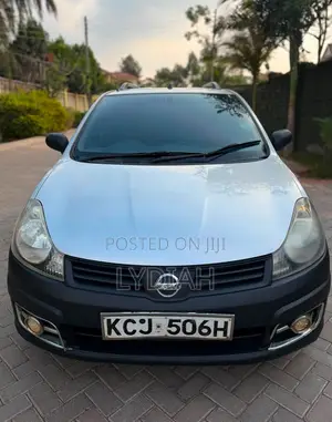 Nissan Advan 2009 Silver