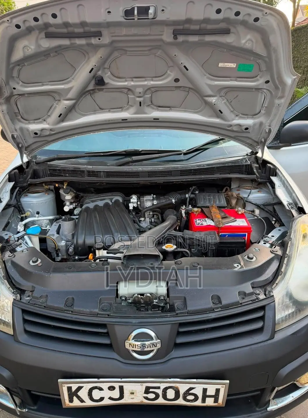 Nissan Advan 2009 Silver