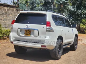Toyota Land Cruiser Prado 2010 White