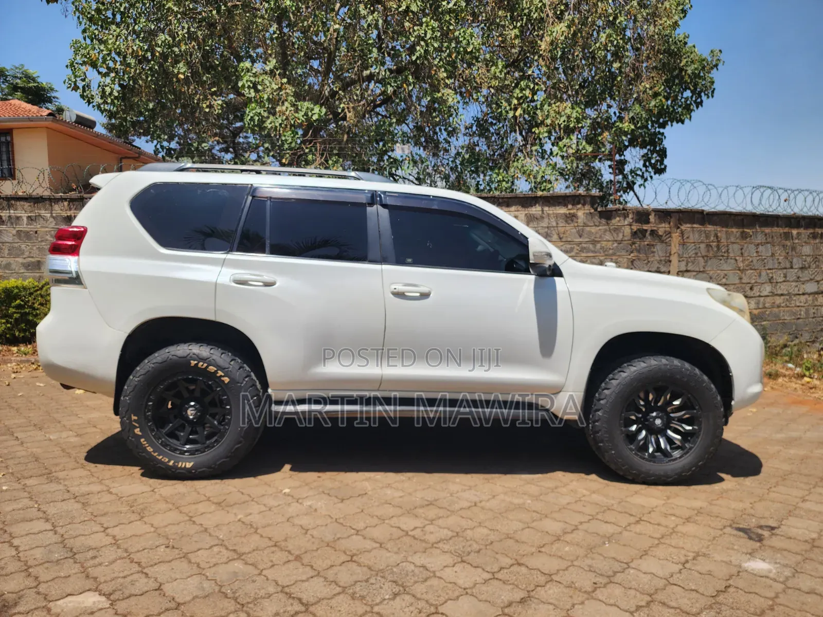 Toyota Land Cruiser Prado 2010 White