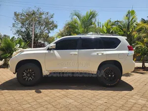 Toyota Land Cruiser Prado 2010 White
